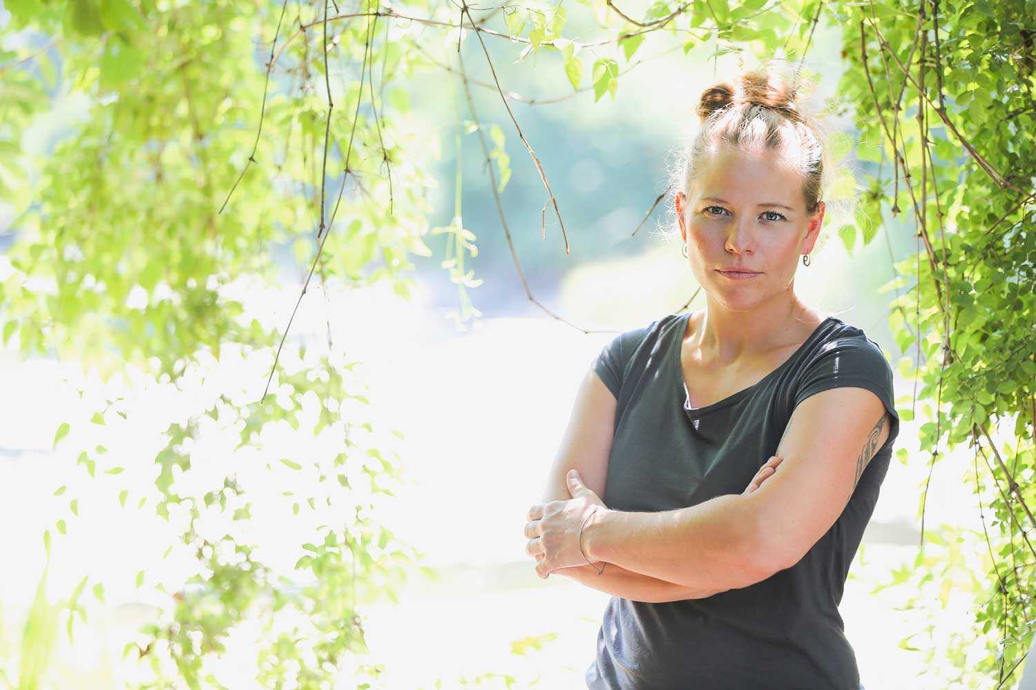 Das Foto zeigt Marion Kollar, eine junge Unternehmerin. Sie führt ein Installateurs Unternehmen in der Gemeinde Lilienfeld.